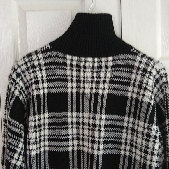 Buffalo check zip front front pockets size large - Picture 10 of 11